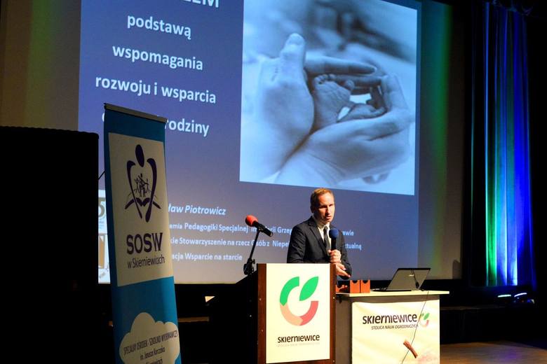 Konferencja: „Wczesne wspomaganie rozwoju szansą dla Twojego dziecka” zorganizowana przez SOSW w Skierniewicach 