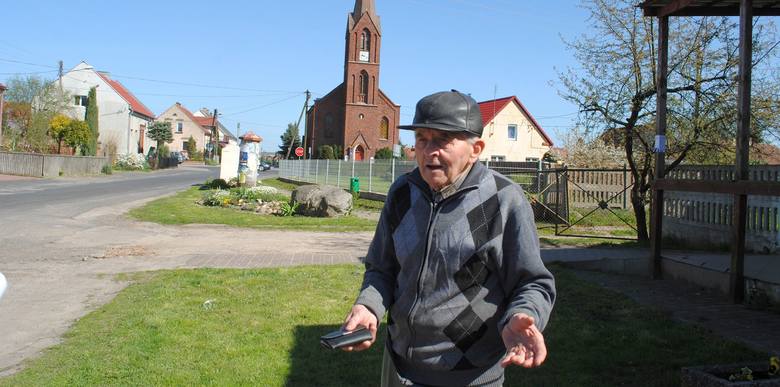 - To musi być ładne miejsce - mówi o cmentarzu Stefan Romanik, mieszkaniec wsi Skąpe.