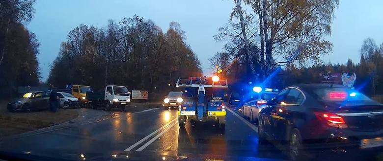 Wypadek 4 samochodów w Świerklańcu