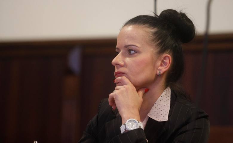 Podczas procesu Anna Habało była opanowana, choć w jej oczach widać było ogromne emocje. Była prokurator chce ujawnienia wizerunku.