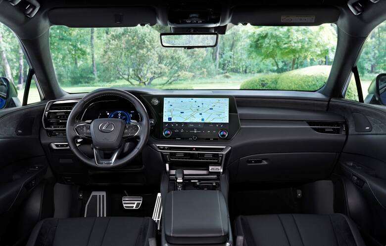 Lexus RX Lexus prezentuje zupełnie nową, 5. generację modelu RX. Zdecydowano się na nową platformę, a do wyboru są zelektryfikowane napędy.Fot. Lexu