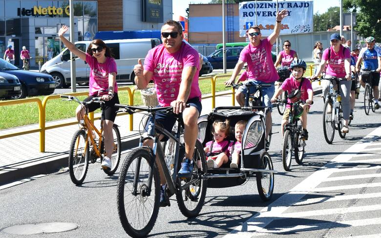 Ponad 1200 rowerzystów jechało w barwnym peletonie w ramach Rodzinnego Rajdu Rowerowego w Oświęcimiu