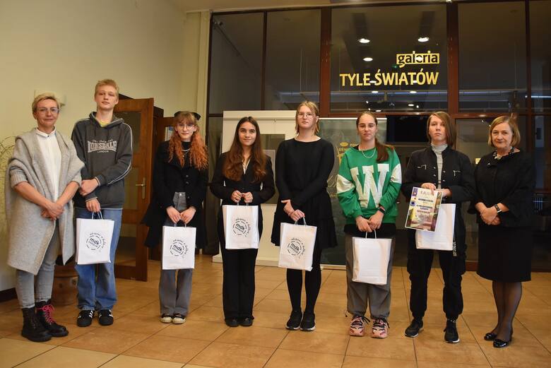 W Oświęcimskim Centrum Kultury odbyło się uroczyste podsumowanie Powiatowego Konkursu "Kufer wyobraźni" zorganizowanego przez Młodzieżowy