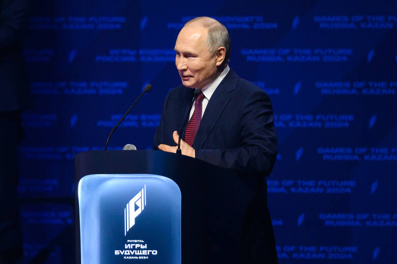 Władimir Putin przeprowadza proces wymiany elit w Rosji.