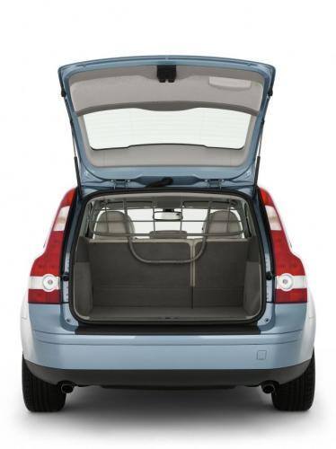 Fot. Volvo: Bagażnik Volvo nie jest zbyt duży, a jego objętość wynosi 417 l.