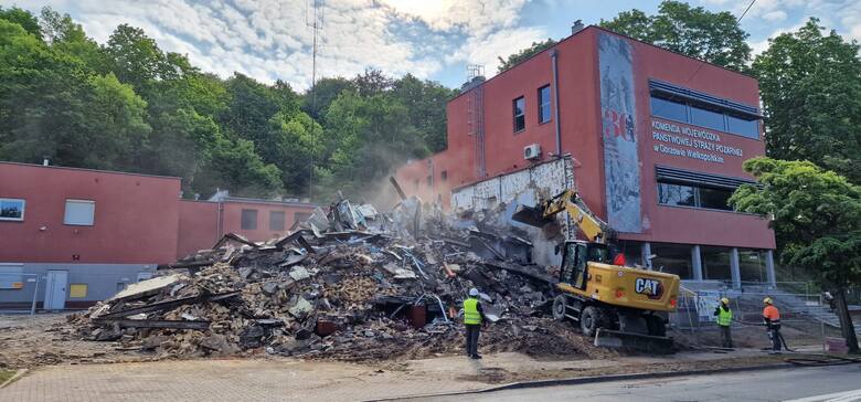 Prace ruszyły w lipcu i rozpoczęły się od wyburzenia starego budynku.