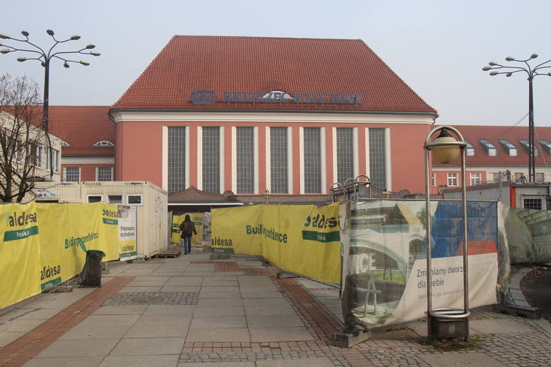 Dworzec kolejowy w Gliwicach odzyskuje blask
