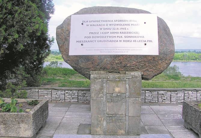 Czy inowrocławski monument, stanowiący „świadectwo historii i przykład sztuki socrealistycznej”, będzie w Bornem-Sulinowie?