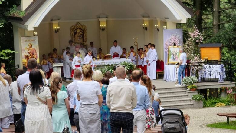 Spotkanie rodzin wielodzietnych w Jodłówce z udziałem relikwii bł. Rodziny Ulmów
