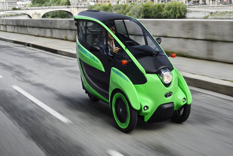 Podczas targów motoryzacyjnych w Tokio na wystawie Smart Mobility City 2015 Toyota zaprezentuje dwa systemy wchodzące w skład projektu „Inteligentny