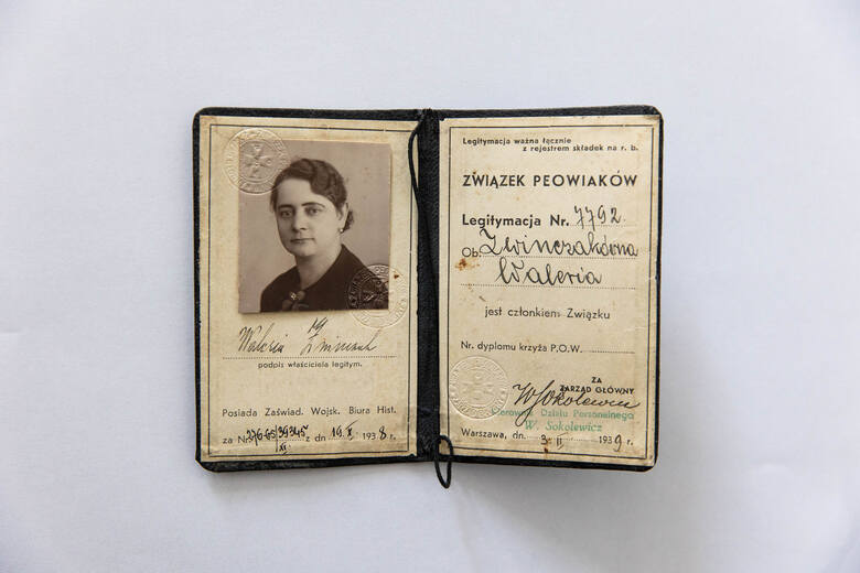 W pakiecie ośmiu dokumentów dotyczących Walerii Zwinczak jest m.in. Legitymacja Związku Peowiaków wystawiona 3 lutego 1939 r. na nazwisko Waleria Zwinczakówna.