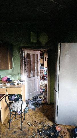 Tak wygląda dom rodziny z Bachowic po wybuchu gazu. W środku też wszystko jest zniszczone. Butlę w ostatniej chwili za okno wyrzucił sąsiad, zapobiegając