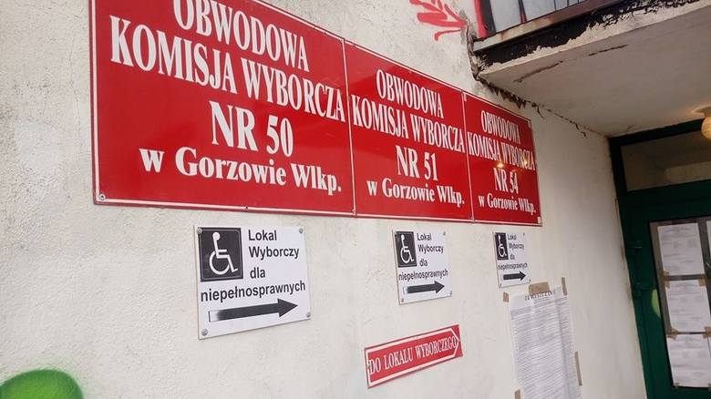 Lokale wyborcze bardzo często mieszczą się w gorzowskich szkołach, a w SP 13 czy SP 20 jest nawet po kilka komisji wyborczych.
