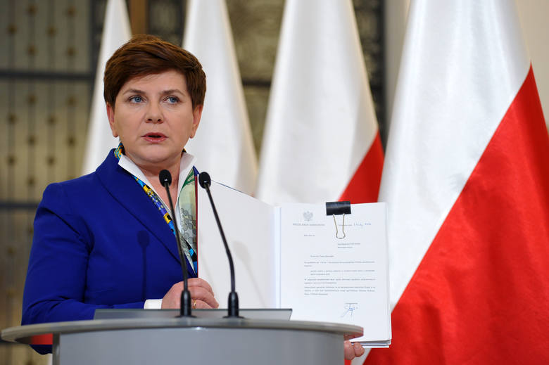 Premier Beata Szydło: Słowa dotrzymaliśmy. Oto program wsparcia dla polskich rodzin