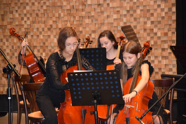 Uczniowie Ogólnokształcącej Szkoły Muzycznej w Zielonej Górze zaprezentowali w koncercie "Co w zielonej duszy gra" utwory napisane
