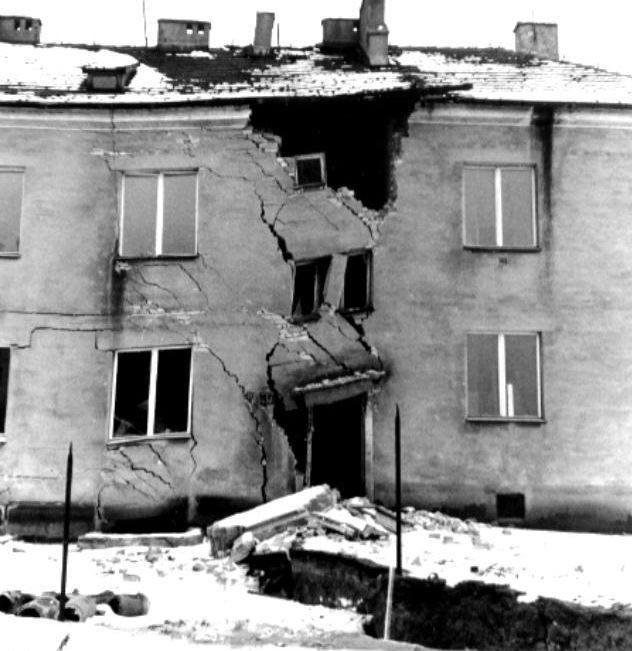 W 1977 r. w Wapnie zniszczonych zostało około 40 budynków mieszkalnych