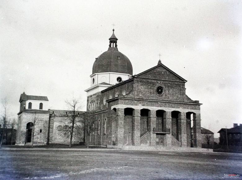1942, Kościół Garnizonowy w Skierniewicach. Plac Jana Pawła II