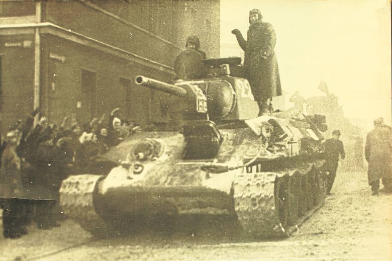 Czołg T-34/76 z 1. Brygady Pancernej.