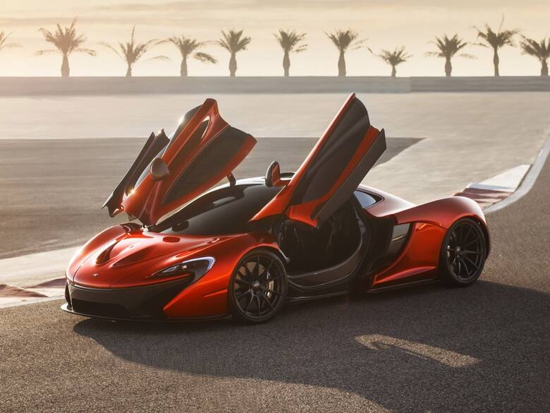 McLaren P1Brytyjczycy od dawna planowali stworzenie następcy legendarnego modelu F1. Zastanawiali się jednak, co zrobić, aby nowa wersja coupe identycznie