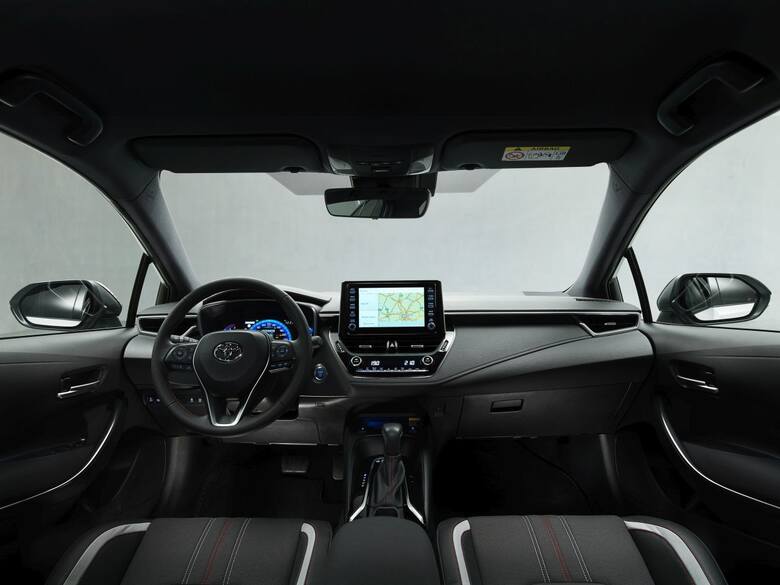 Toyota Corolla sedan GR Sport Corolla Sedan dołącza do wersji Hatchback i TS Kombi, i otrzymuje nową wersję GR Sport z elementami stylistycznymi nadwozia