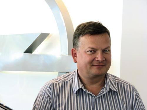 Marek Darmetko, kierownik działu sprzedaży samochodów