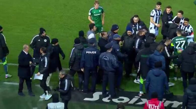 Interwencja policji podczas meczu PAOK - Panathinaikos