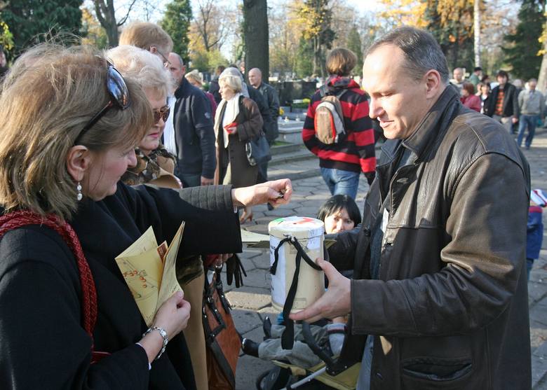 Mariusz Jakus z Łodzią związany był przez 20 lat. Mieszkańcy miasta spotykali go podczas corocznej kwesty na cmentarzu przy ul. Ogrodowej