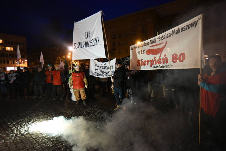 Strajk na Śląsku RELACJA LIVE Dominik Kolorz: widać światełko w tunelu [NOWE ZDJĘCIA]