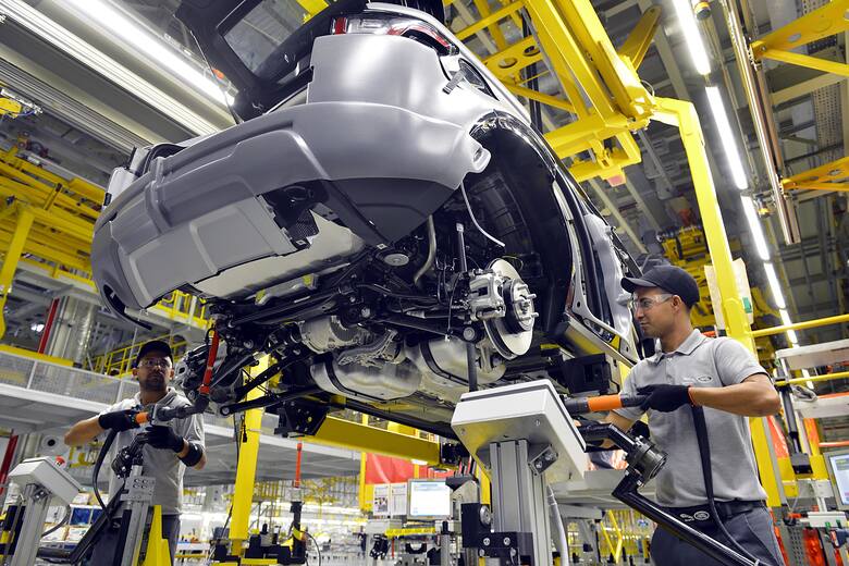 Przemysł motoryzacyjny to jedna z najważniejszych gałęzi gospodarki. Fabryki samochodów nie tylko generują miejsca pracy, ale są także ośrodkami postępu