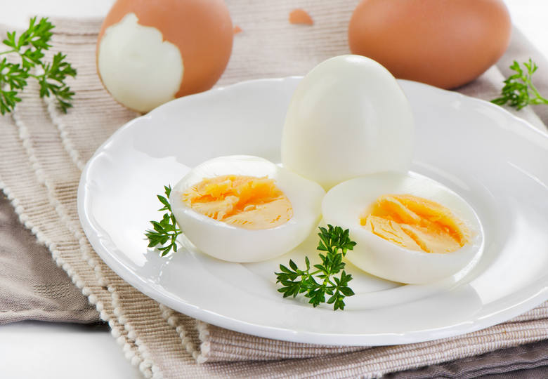 Źródłem witaminy B12 są żółtka jaj
