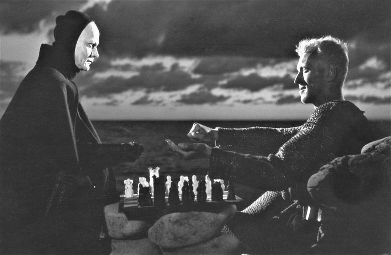 Max von Sydow jako grający w szachy za śmiercią rycerz Antonius Block w „Siódmej pieczęci” Ingmara Bergmana