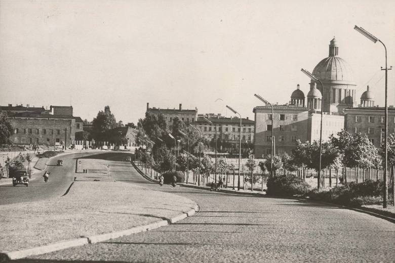 Widok z tzw. drogi warszawskiej na kościół św. Teresy