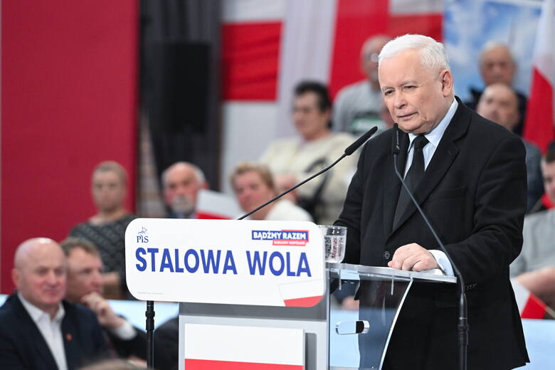 Prezes PiS Jarosław Kaczyński wezwał zwolenników do udziału w marszu 10 maja w Warszawie.