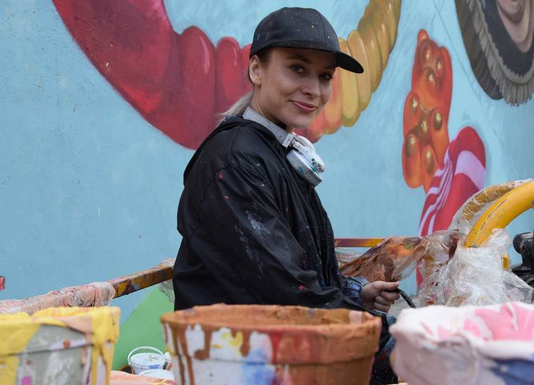 Natalia Rak namalowała mural z Dyziem Marzycielem na budynku przedszkola w Radomiu.<br /> <br /> 