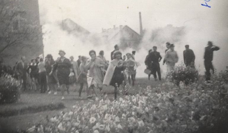 Wydarzenia Brzeskie 26 maj 1966 r. Ucieczka ludzi przed patardami z gazem łzawiącym