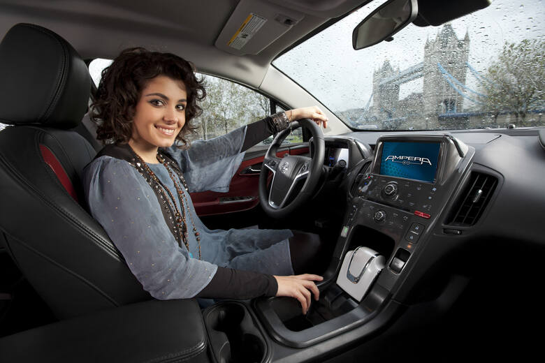 Piosenkarka Katie Melua została ambasadorem marki Opel i Vauxhall. Promuje m.in. model Ampera. Fot: General Motors