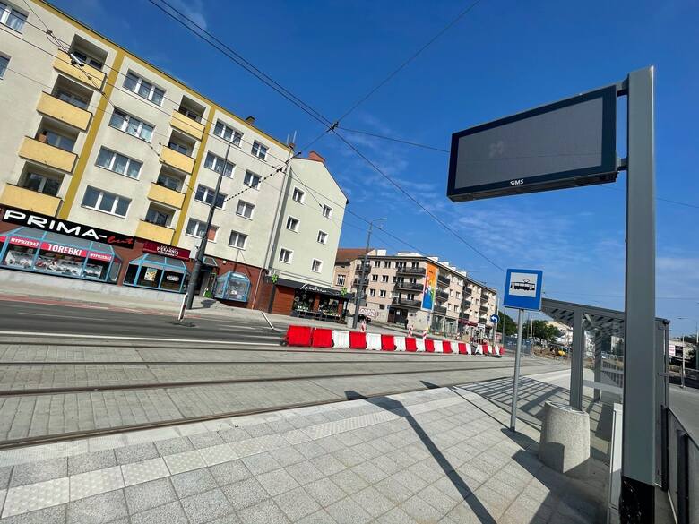 Przystanek tramwajowy na ul. Chrobrego przeniesiono przy okazji przebudowy ul. Sikorskiego.