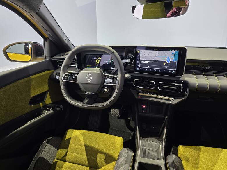 Renault 5 E-Tech to naprawdę ciekawa propozycja w nieco podupadającym segmencie B. Podobnie jak jego poprzednik, jest on wyrazem odpowiedzialnej i radosnej