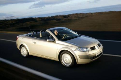 Fot. Renault: Renault Megane Coupe-Cabriolet ma szklany, składany dach, czym wyróżnia spośród innych aut tego typu.