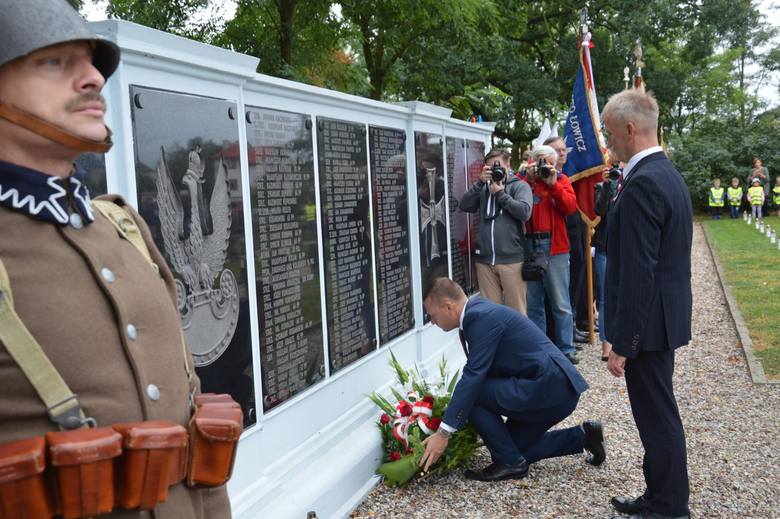 Obchody 78. rocznicy wybuchu II wojny światowej w Łowiczu [Zdjęcia]