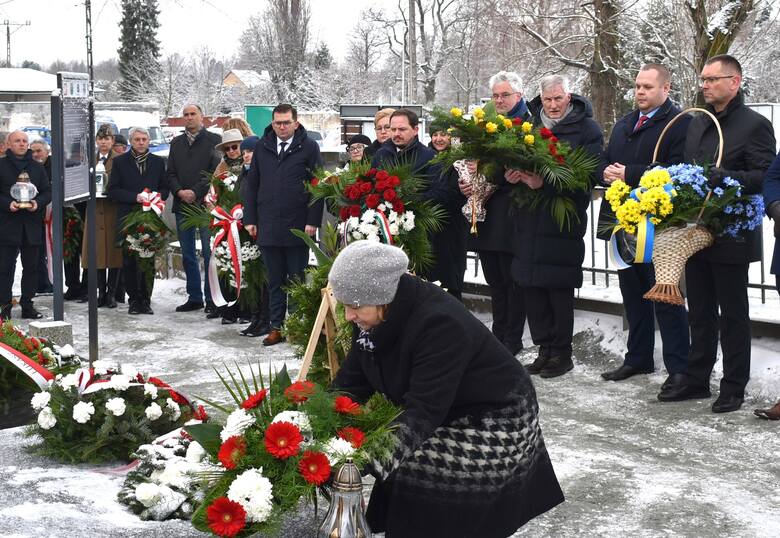 Na cmentarzu w Brzeszczach odbyła się uroczystość upamiętnienia ofiar Marszu Śmierci więźniów niemieckiego obozu Auschwitz-Birkenau