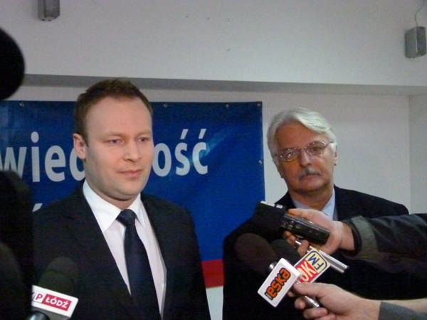 Poseł Marcin Mastalerek wzywa do podpisywania wniosku o referendum.
