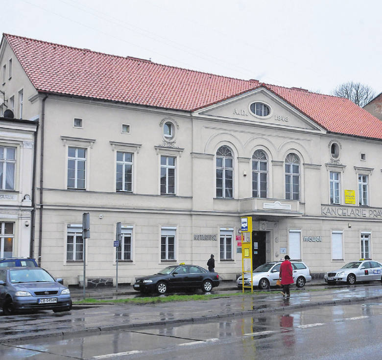 Po II wojnie budynek przekazano Milicji Obywatelskiej, która urządziła tu siedzibę Komendy Miejskiej. Od lat 90.  budynek zajmują Sąd i Prokuratura Rejonowa. 