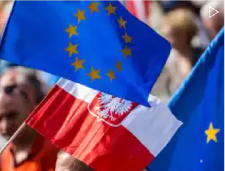 Zalewska:  Komisja bezwzględnie angażuje się w polski wewnętrzny proces polityczny