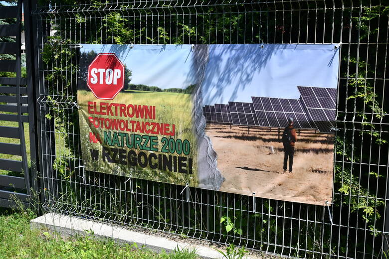 Mieszkańcy nie zgadzają się na farmę fotowoltaiczną w Rzegocinie.