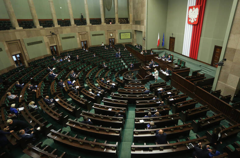 Znamy wyniki nowego sondażu do Sejmu. Kto dostałby się do parlamentu?