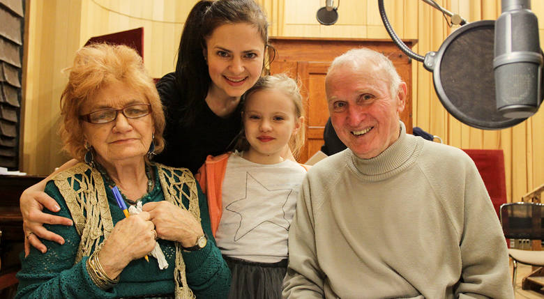 Ludmiła Łączyńska (Wisia) razem ze swoją radiową córką i mężem