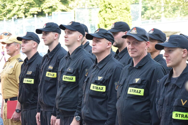Interweniujący strażacy to częsty widok na ulicach Gdyni, funkcjonariusze dbają o nasze codzienne bezpieczeństwo.