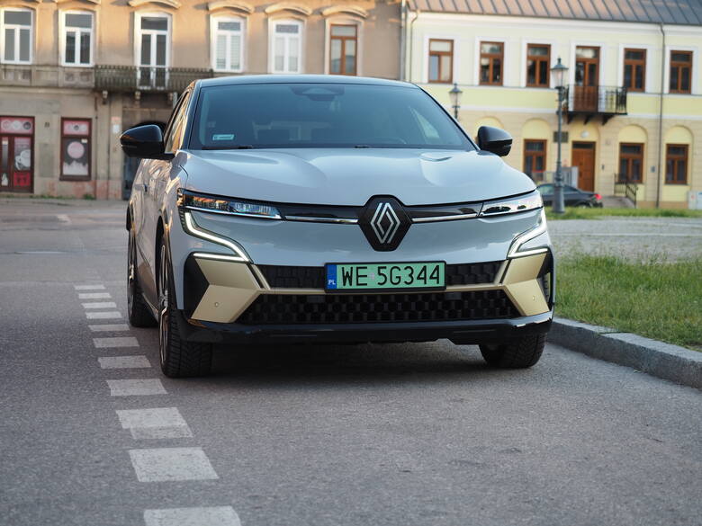 Renault Megane E-Tech to zaskakująco dobrze przemyślane auto, które rewelacyjnie spisze się w mieście, na drogach podmiejskich, ale poradzi sobie również