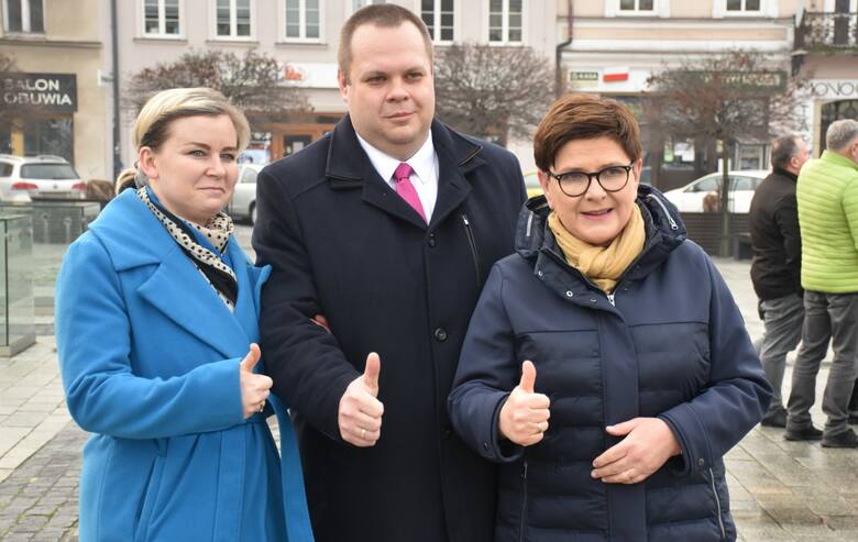 Jakub Przewoźnik (w środku) jest kandydatem na prezydenta Oświęcimia